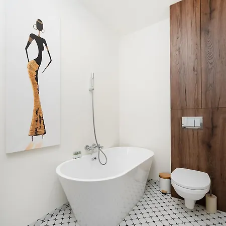 Apartment Downtown - 42m2, Workspace - By Rentujemy Lodz (Lodz)
