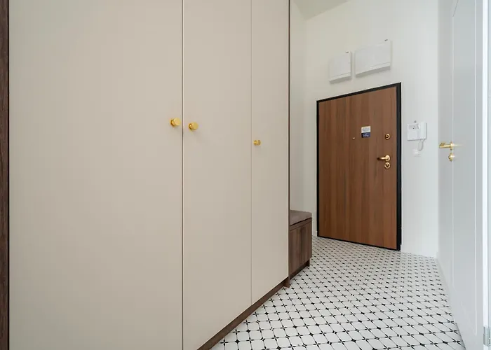 Downtown - 42m2, Workspace - By Rentujemy Lejlighed *